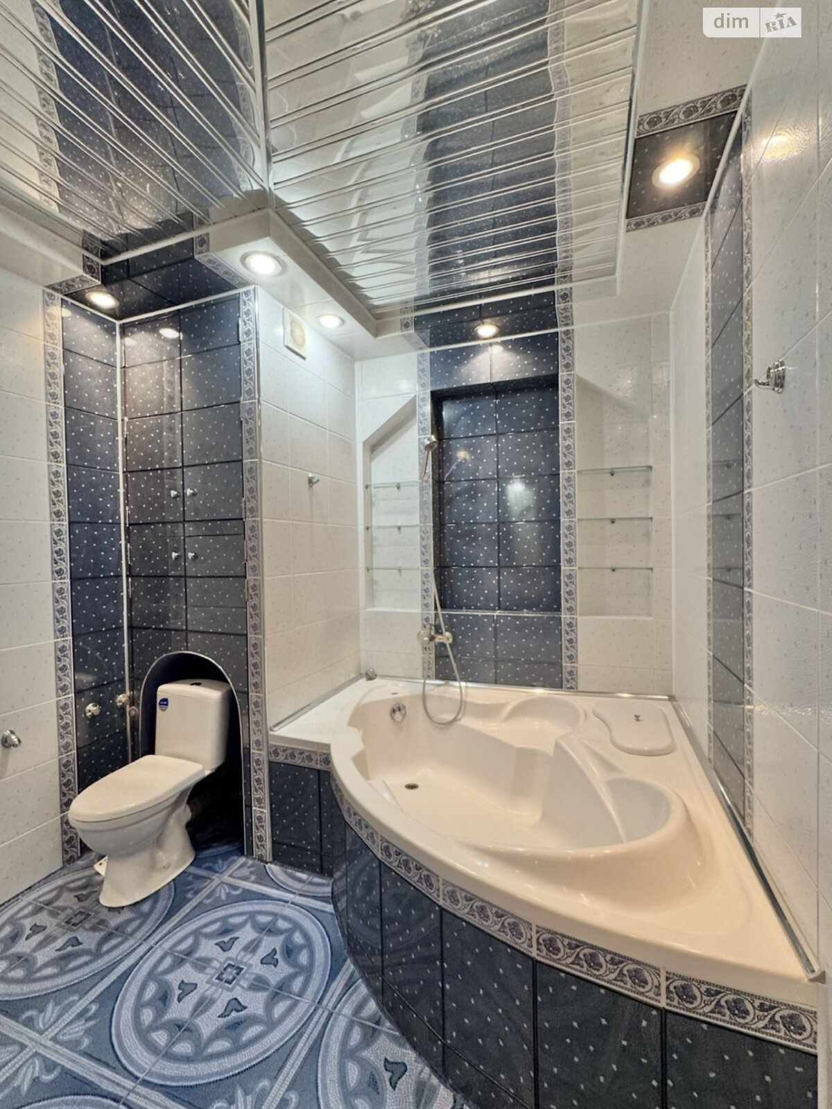 Продажа четырехкомнатной квартиры в Кривом Роге, на мкр. Всебратское-2, район Центрально-Городской фото 1