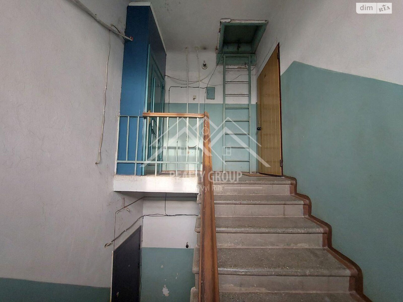 Продаж трикімнатної квартири в Кривому Розі, на вул. Ньютона, район Центрально-Міський фото 1 Продаж трикімнатної квартири в Кривому Розі, на вул. Ньютона, район Центрально-Міський фото 1