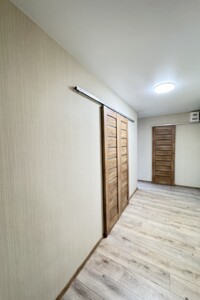 Продаж двокімнатної квартири в Кропивницькому, на вул. Леоніда Каденюка, фото 2