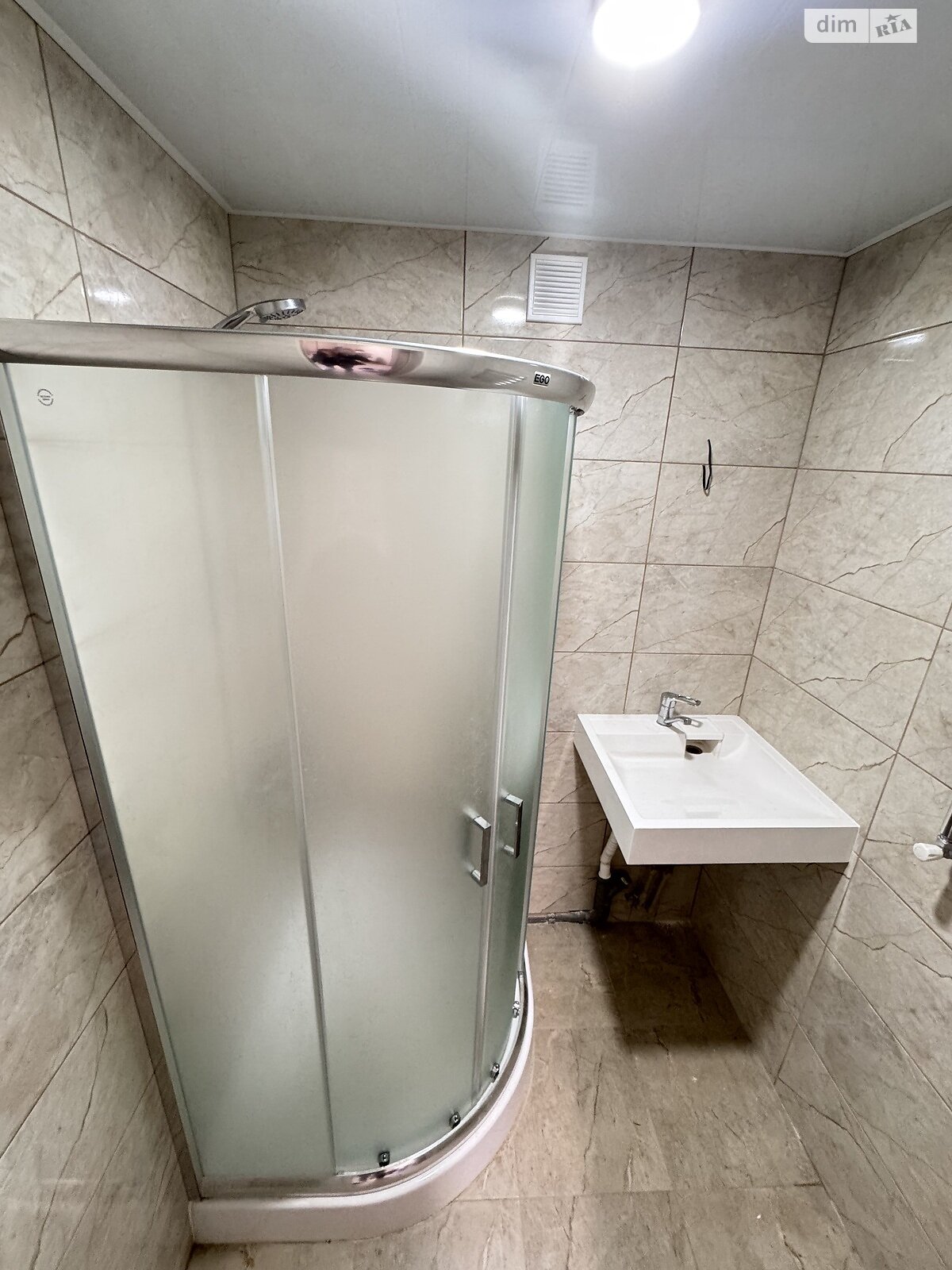 Продаж двокімнатної квартири в Кропивницькому, на вул. Леоніда Каденюка, фото 1