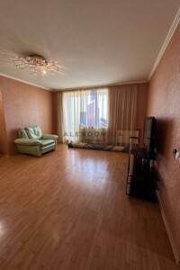 Продаж трикімнатної квартири в Кропивницькому, на просп. Перемоги 18, район Фортечний фото 2