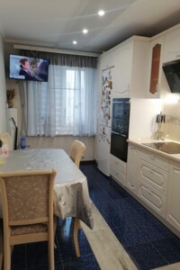 Продаж трикімнатної квартири в Кропивницькому, на вул. Героїв України 10, фото 2