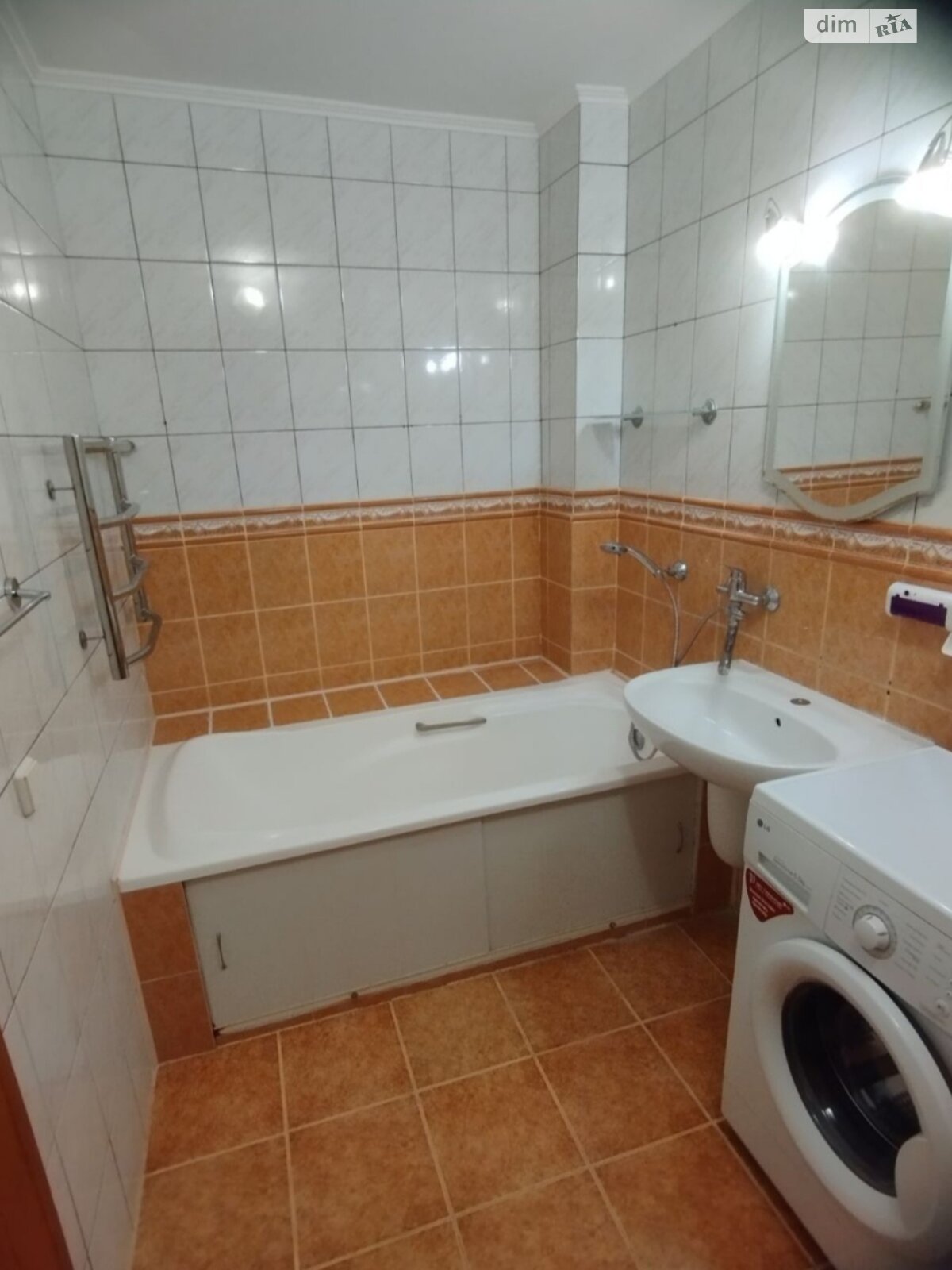 Продажа трехкомнатной квартиры в Кропивницком, на ул. Театральная, район Центр фото 1