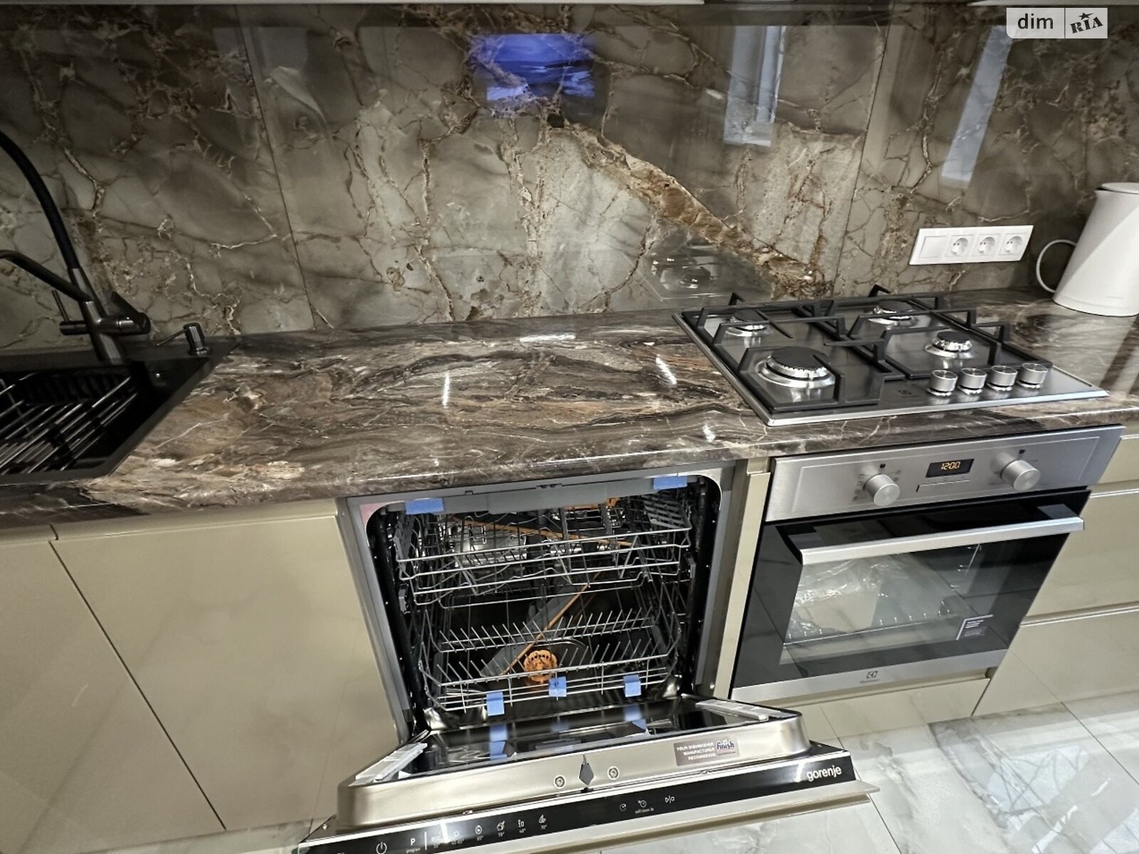 Продажа двухкомнатной квартиры в Кропивницком, на ул. Карпы Тараса, район Центр фото 1 Продажа двухкомнатной квартиры в Кропивницком, на ул. Карпы Тараса, район Центр фото 1