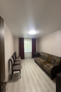 Продаж чотирикімнатної квартири в Кропивницькому, на вул. Степана Бандери, район Центр фото 2