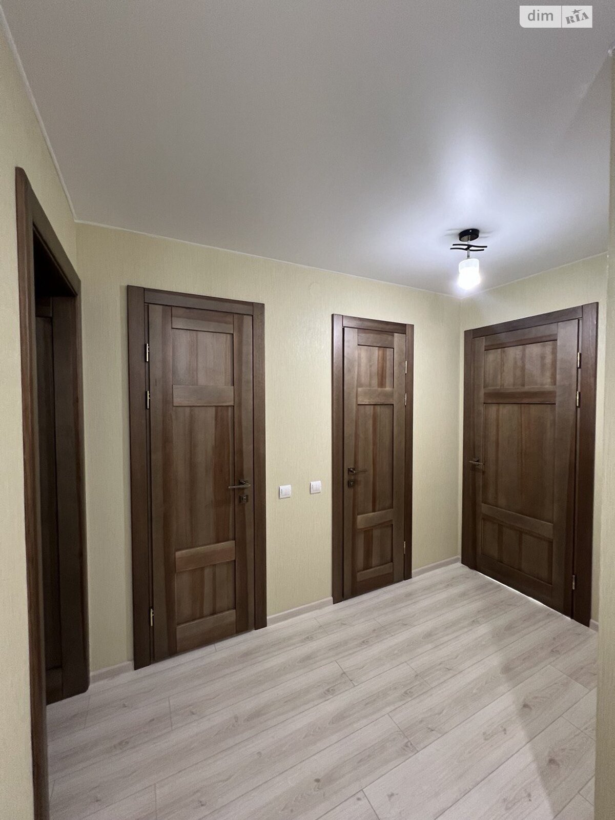 Продаж чотирикімнатної квартири в Кропивницькому, на вул. Степана Бандери, район Центр фото 1