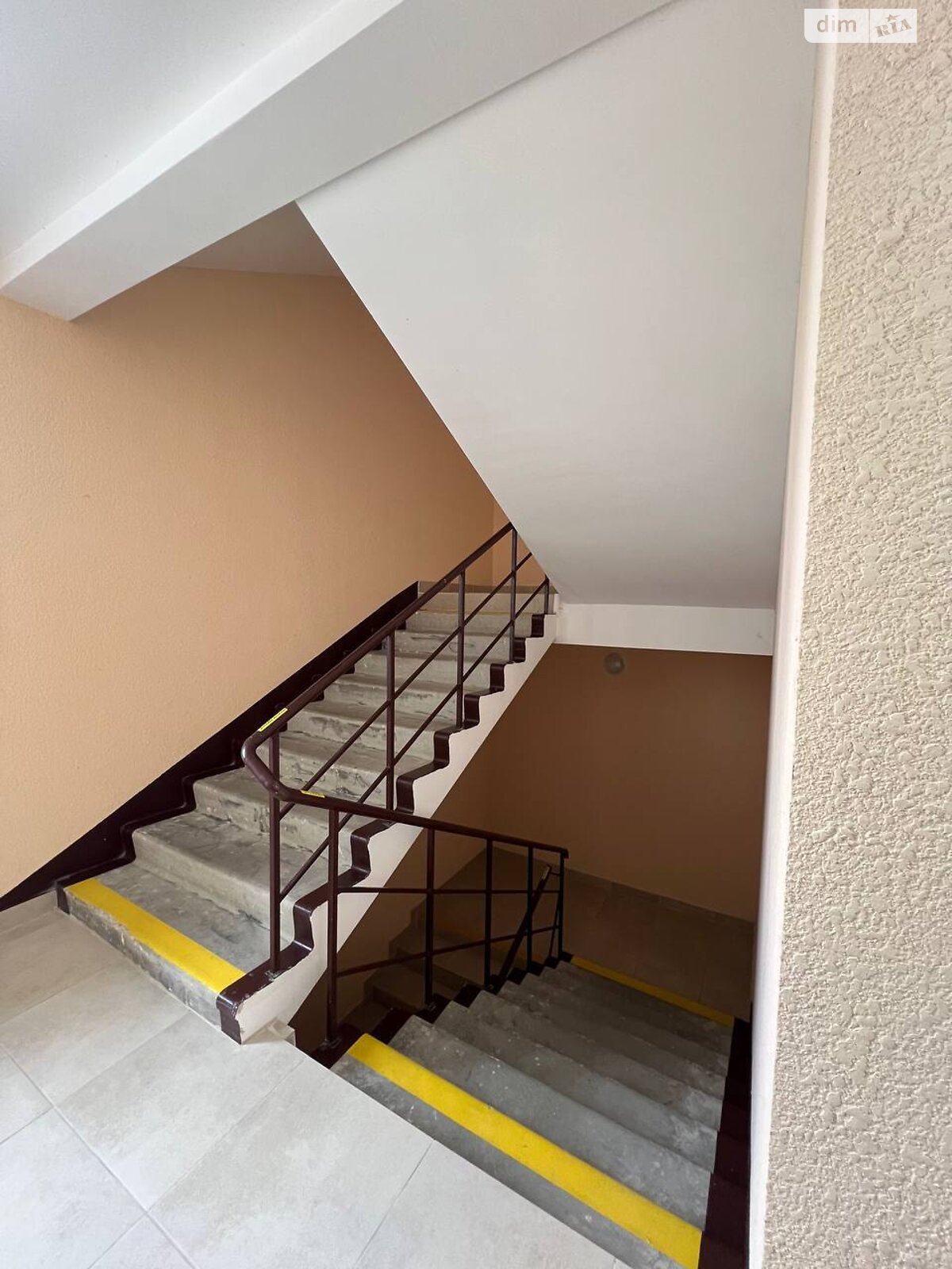 Продаж трикімнатної квартири в Крижанівка, на вул. Академіка Сахарова 11, фото 1 Продаж трикімнатної квартири в Крижанівка, на вул. Академіка Сахарова 11, фото 1