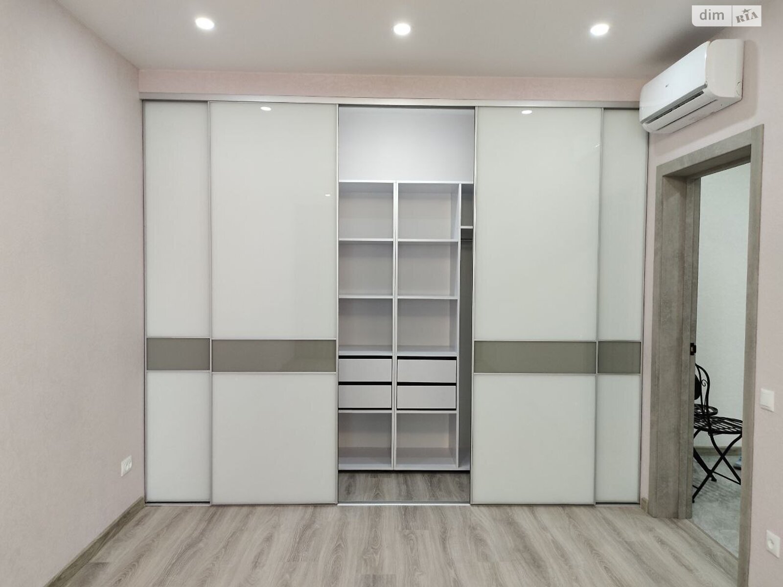 Продаж двокімнатної квартири в Крижанівка, на вул. Академіка Сахарова, фото 1 Продаж двокімнатної квартири в Крижанівка, на вул. Академіка Сахарова, фото 1