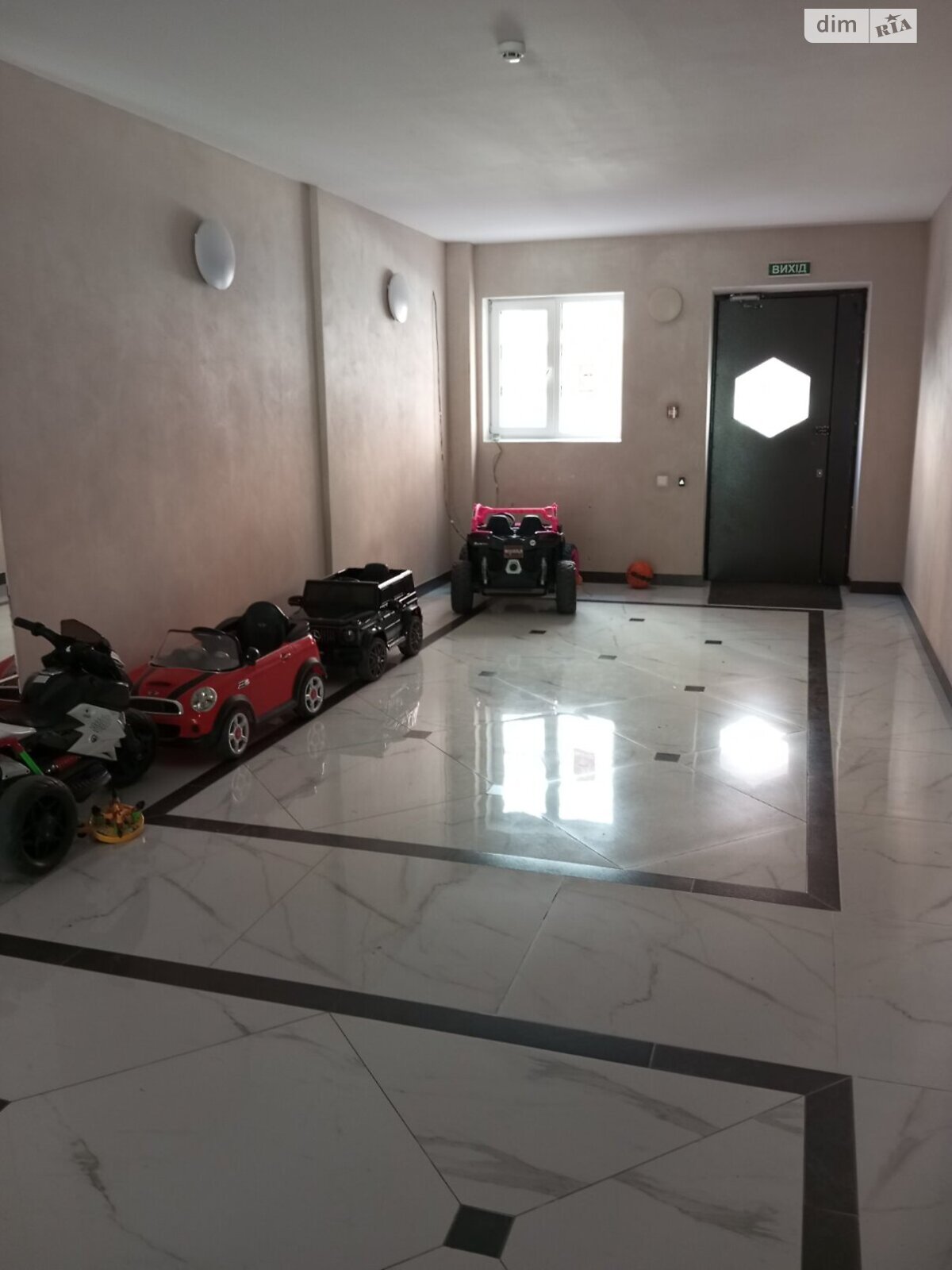 Продаж однокімнатної квартири в Крижанівка, на вул. Академіка Сахарова 9А, фото 1 Продаж однокімнатної квартири в Крижанівка, на вул. Академіка Сахарова 9А, фото 1