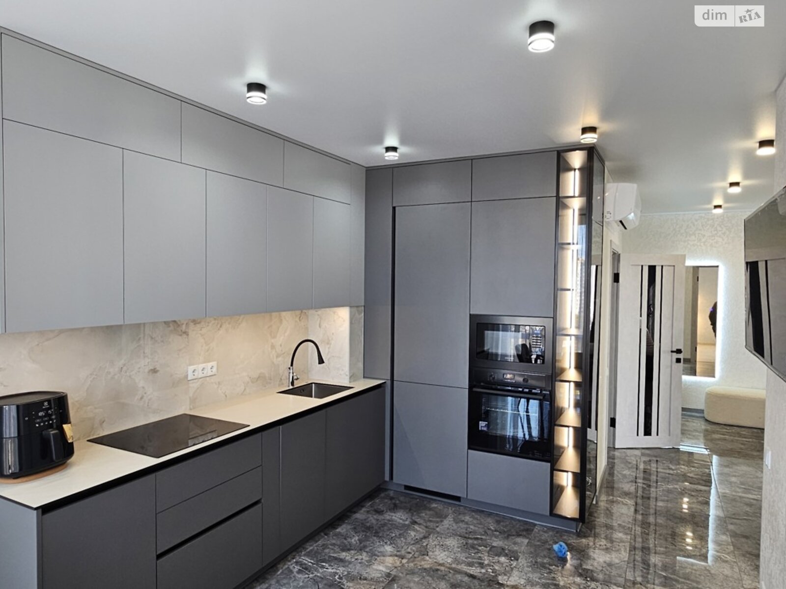 Продажа двухкомнатной квартиры в Крыжановка, на ул. Николаевская 3/13, кв. 72, фото 1