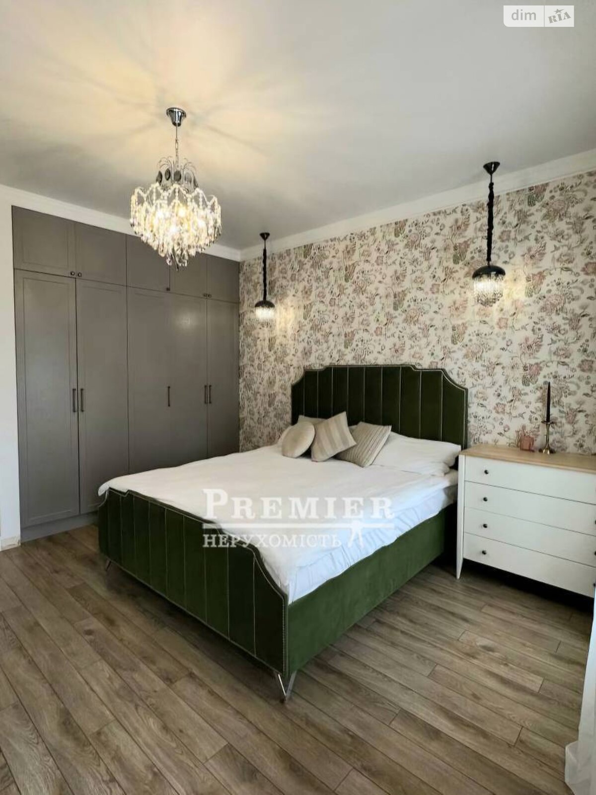 Продажа трехкомнатной квартиры в Крыжановка, на ул. Парижская, фото 1 Продажа трехкомнатной квартиры в Крыжановка, на ул. Парижская, фото 1