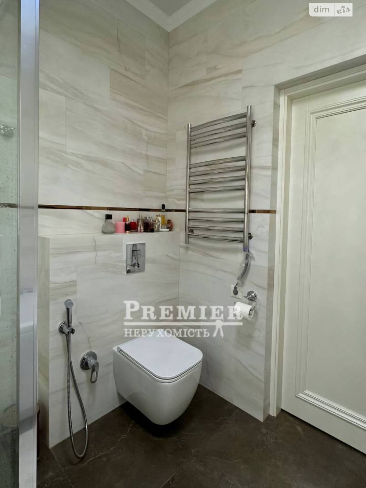Продажа трехкомнатной квартиры в Крыжановка, на ул. Парижская, фото 1 Продажа трехкомнатной квартиры в Крыжановка, на ул. Парижская, фото 1