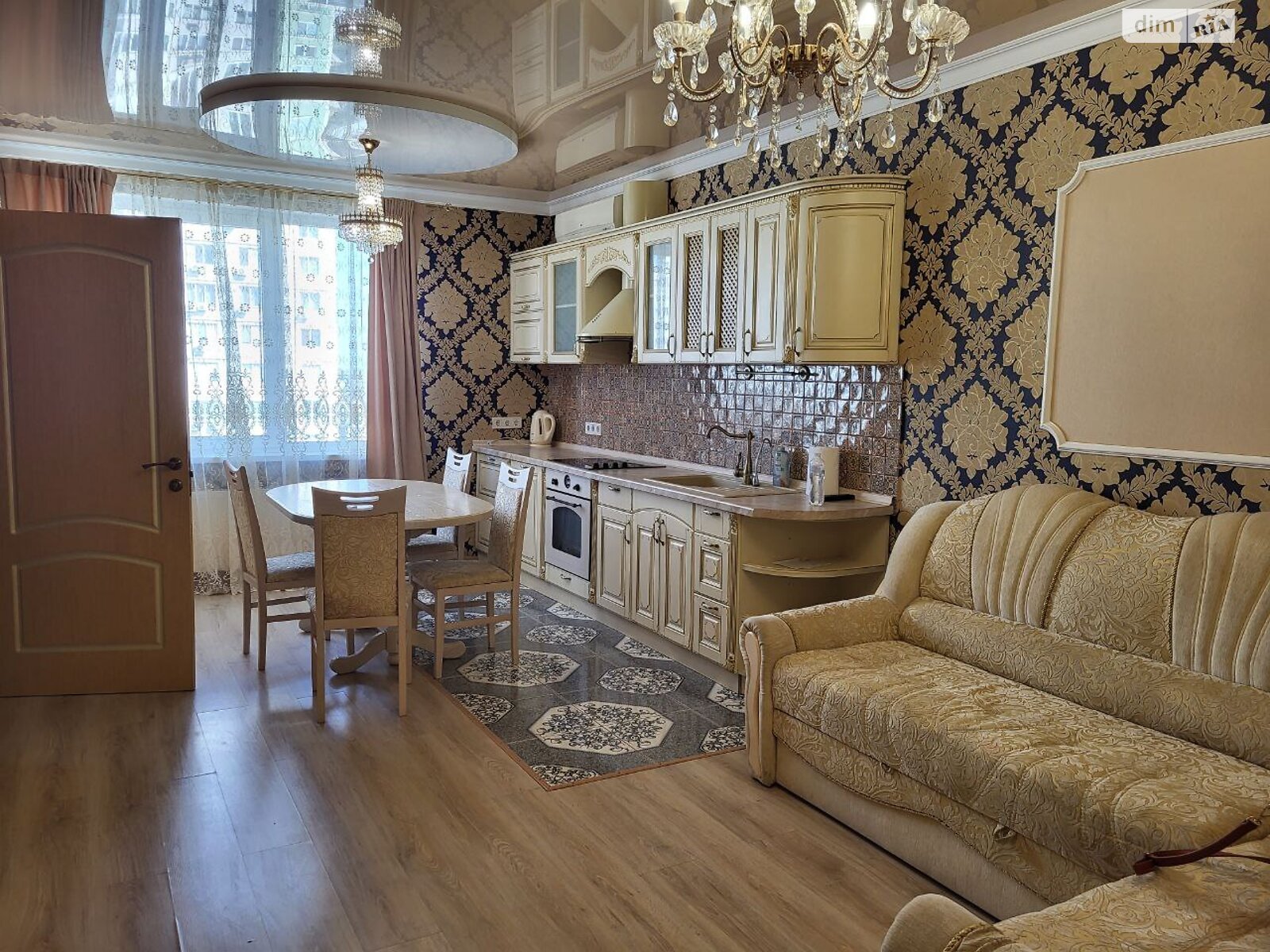 Продажа однокомнатной квартиры в Крыжановка, на ул. Защитников Украины 44, фото 1