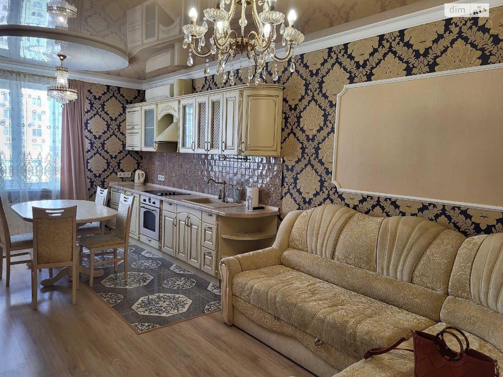 Продажа однокомнатной квартиры в Крыжановка, на ул. Защитников Украины 44, фото 1