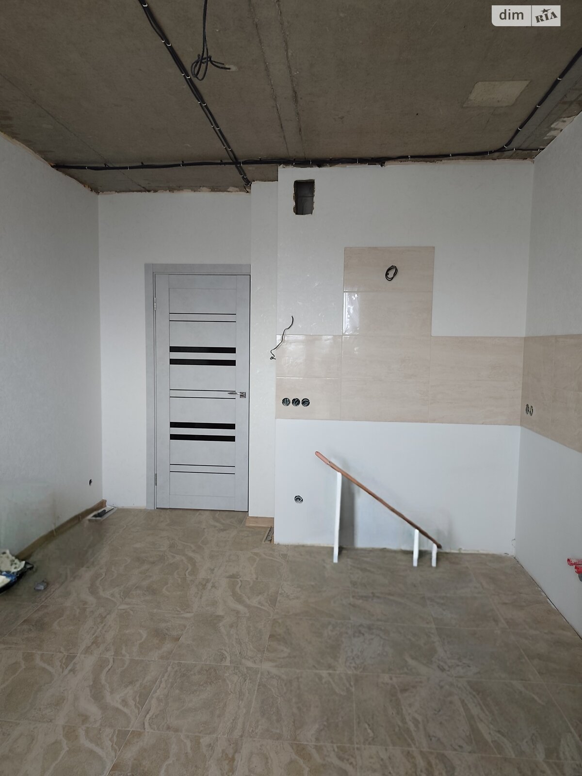 Продажа двухкомнатной квартиры в Крыжановка, на ул. Защитников Украины, фото 1