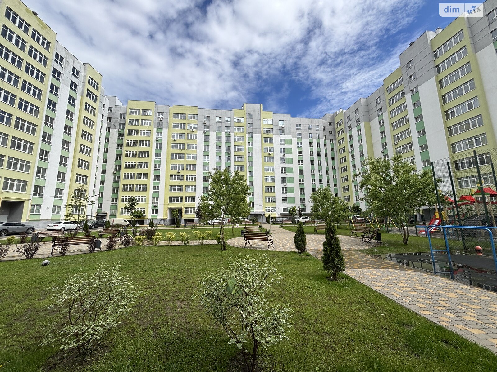 Продажа трехкомнатной квартиры в Крюковщине, на ул. Бакинская 1, фото 1 Продажа трехкомнатной квартиры в Крюковщине, на ул. Бакинская 1, фото 1