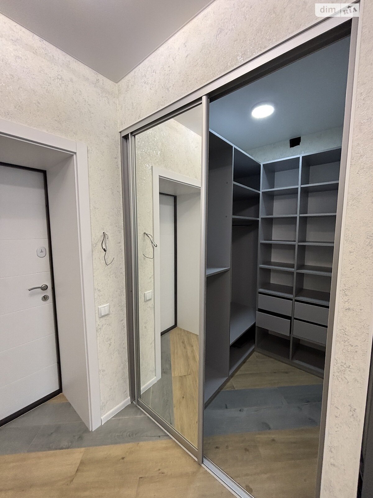 Продажа трехкомнатной квартиры в Крюковщине, на ул. Бакинская 1, фото 1 Продажа трехкомнатной квартиры в Крюковщине, на ул. Бакинская 1, фото 1