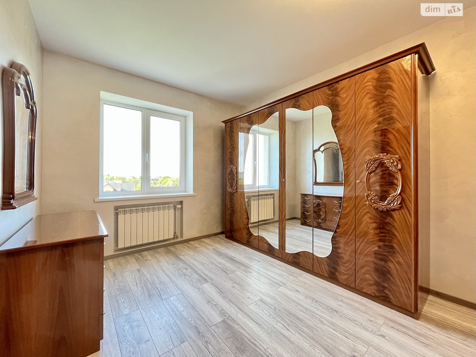 Продажа трехкомнатной квартиры в Крюковщине, на ул. Вишнёвая 17, фото 1 Продажа трехкомнатной квартиры в Крюковщине, на ул. Вишнёвая 17, фото 1