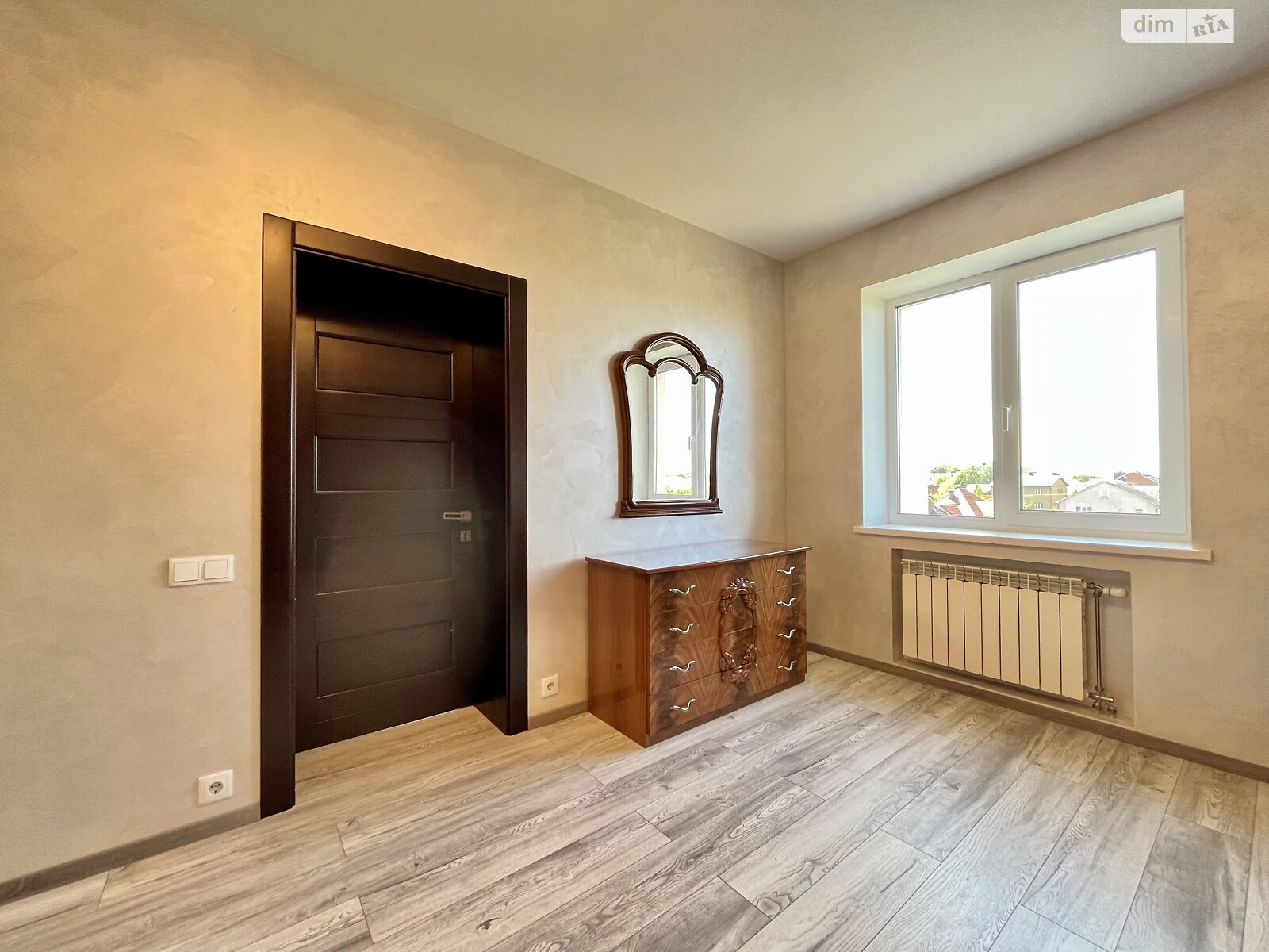 Продажа трехкомнатной квартиры в Крюковщине, на ул. Вишнёвая 17, фото 1 Продажа трехкомнатной квартиры в Крюковщине, на ул. Вишнёвая 17, фото 1