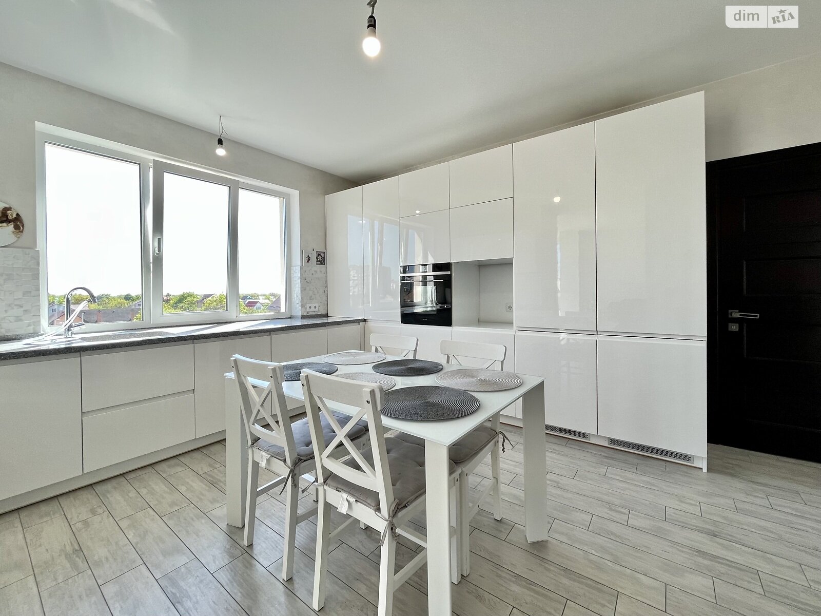 Продажа трехкомнатной квартиры в Крюковщине, на ул. Вишнёвая 17, фото 1 Продажа трехкомнатной квартиры в Крюковщине, на ул. Вишнёвая 17, фото 1