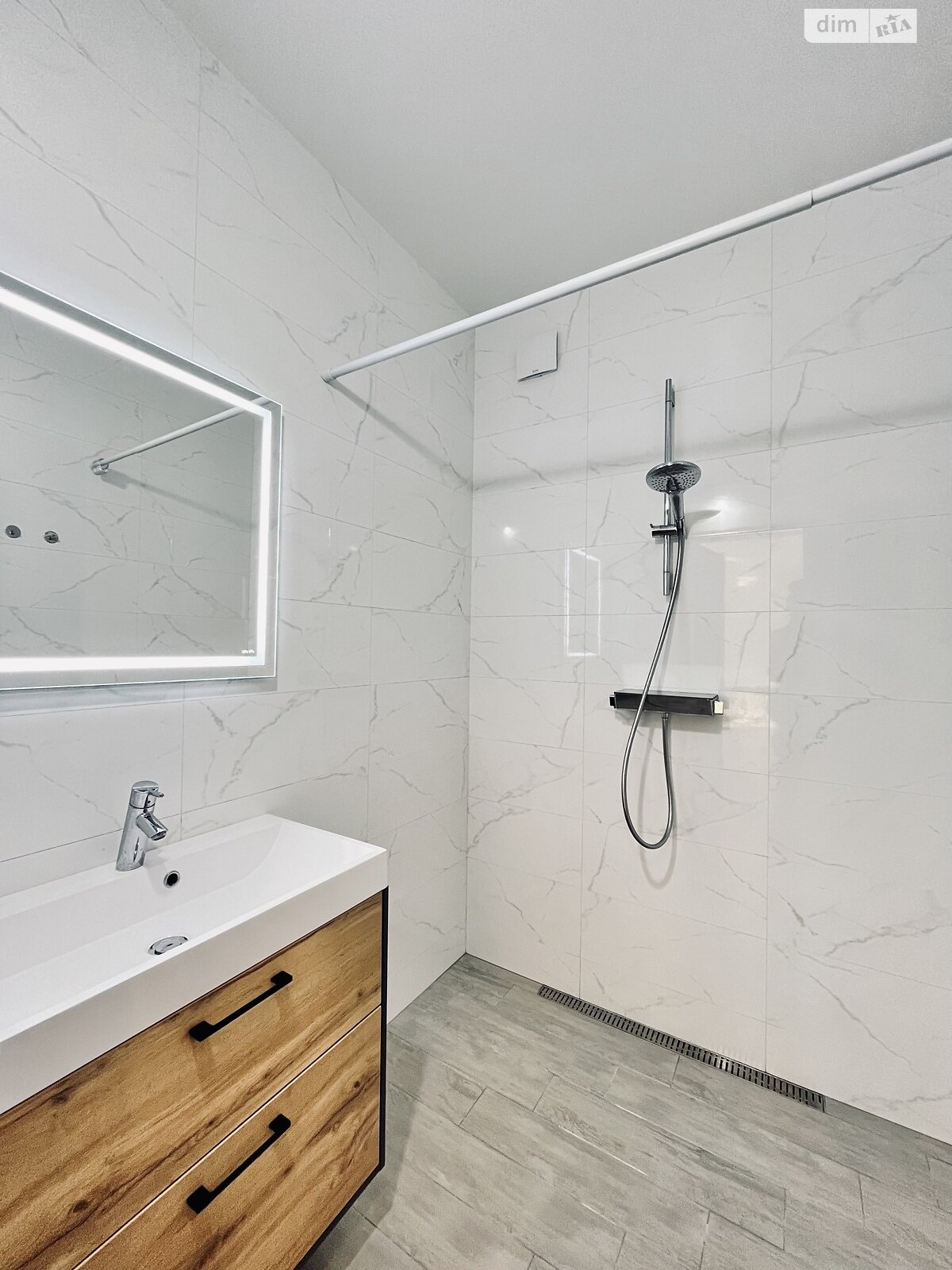 Продажа трехкомнатной квартиры в Крюковщине, на ул. Вишнёвая 17, фото 1 Продажа трехкомнатной квартиры в Крюковщине, на ул. Вишнёвая 17, фото 1