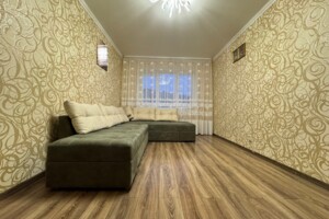 Продаж трикімнатної квартири в Квасилові, на вул. Молодіжна 48, фото 2