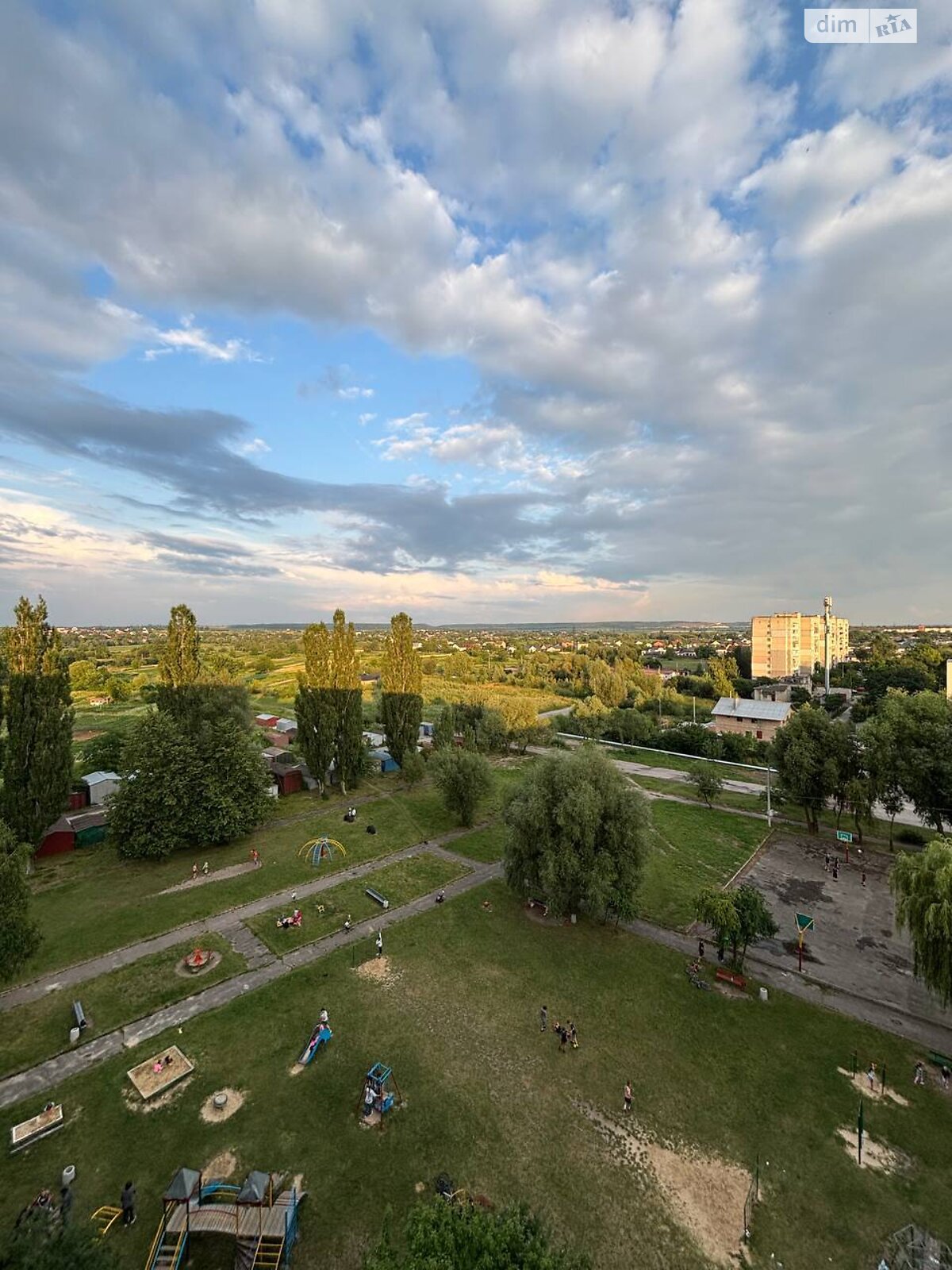 Продаж п`ятикімнатної квартири в Квасилові, на вул. Молодіжна, фото 1 Продаж п`ятикімнатної квартири в Квасилові, на вул. Молодіжна, фото 1