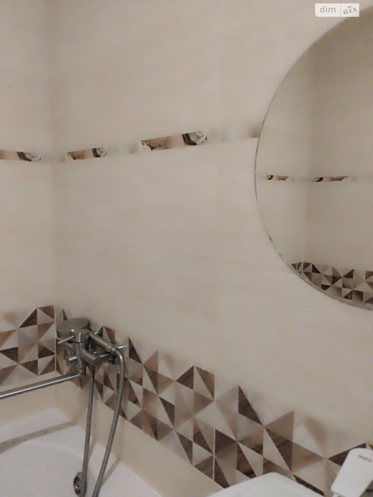 Продаж трикімнатної квартири в Ладижинi, на вул. Піонерська, район Ладижин фото 1 Продаж трикімнатної квартири в Ладижинi, на вул. Піонерська, район Ладижин фото 1