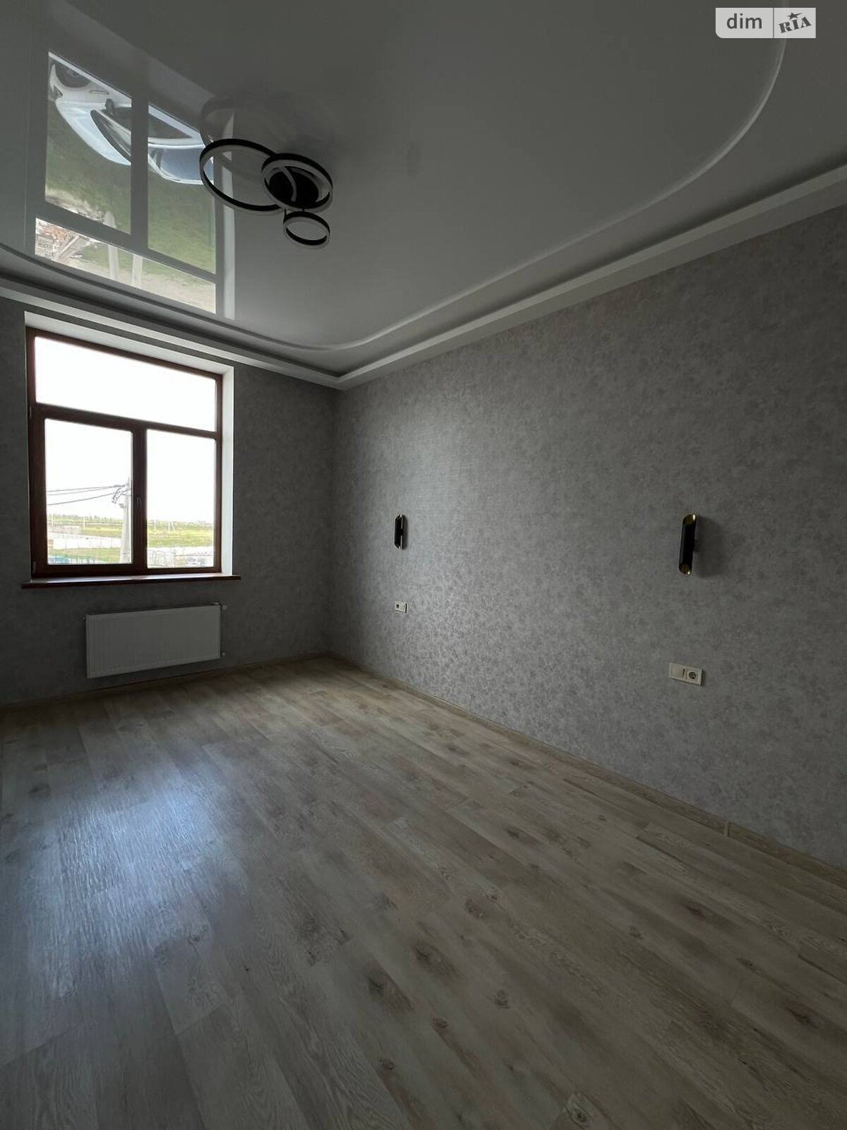 Продажа трехкомнатной квартиры в Лески, на пер. Розовый, фото 1 Продажа трехкомнатной квартиры в Лески, на пер. Розовый, фото 1