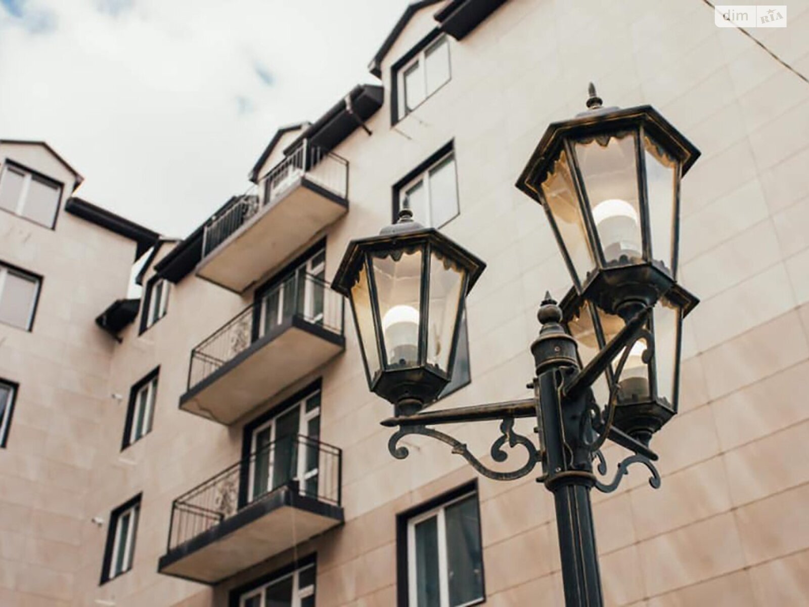 Продажа двухкомнатной квартиры в Лиманке, на ул. Институтская 52, район Червоный Хутор фото 1