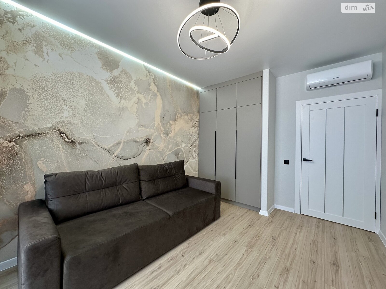 Продаж двокімнатної квартири в Лиманці, на вул. Перлинна 12, кв. 135, фото 1 Продаж двокімнатної квартири в Лиманці, на вул. Перлинна 12, кв. 135, фото 1