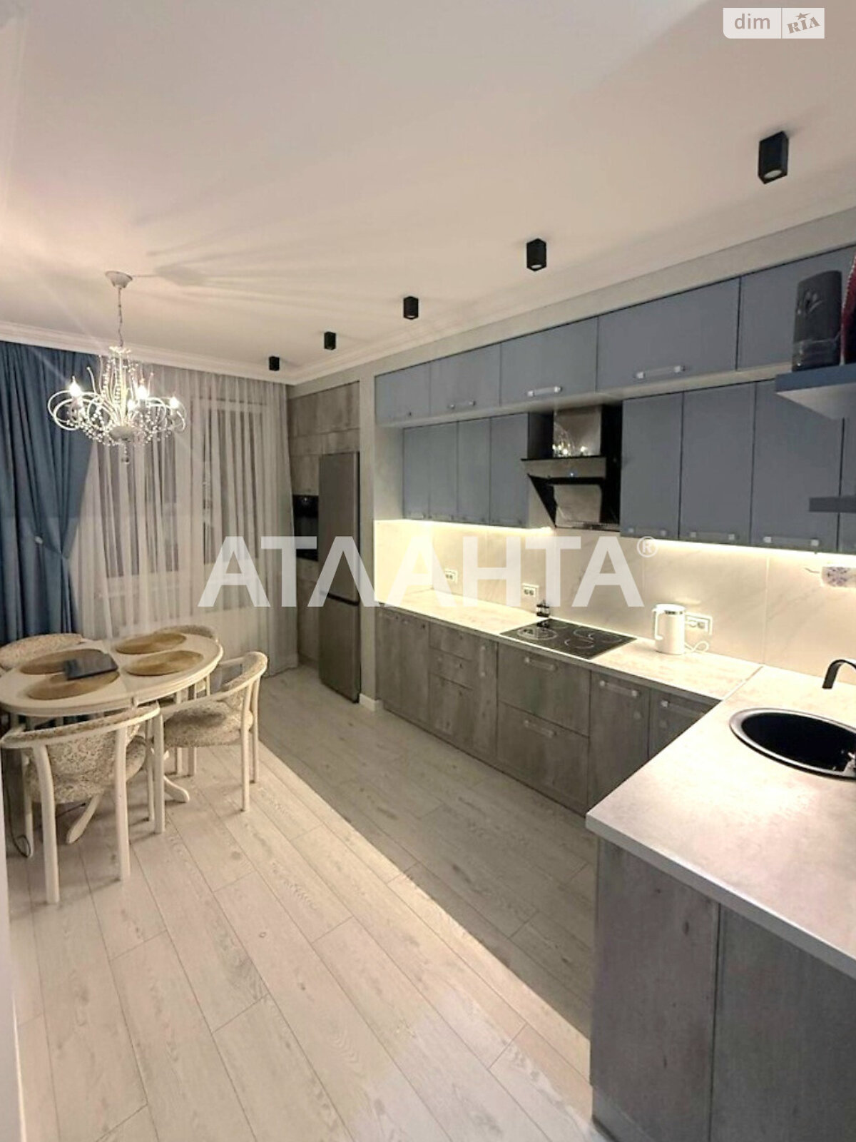 Продажа трехкомнатной квартиры в Лиманке, на ул. Жемчужная, фото 1