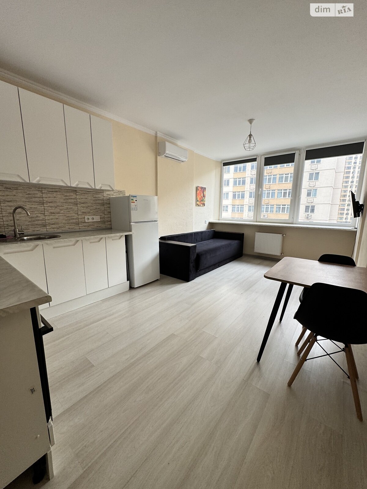 Продаж однокімнатної квартири в Лиманці, на просп. Полковника Гуляєва 111, фото 1