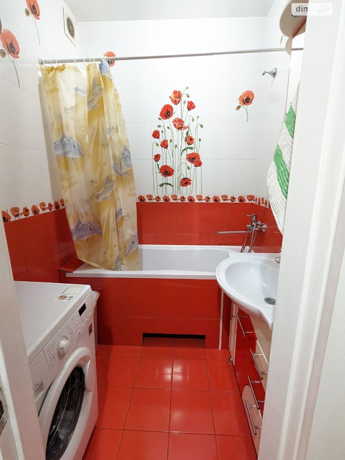 Продаж двокімнатної квартири в Лиманці, на мас. Радужний 7А, фото 1 Продаж двокімнатної квартири в Лиманці, на мас. Радужний 7А, фото 1