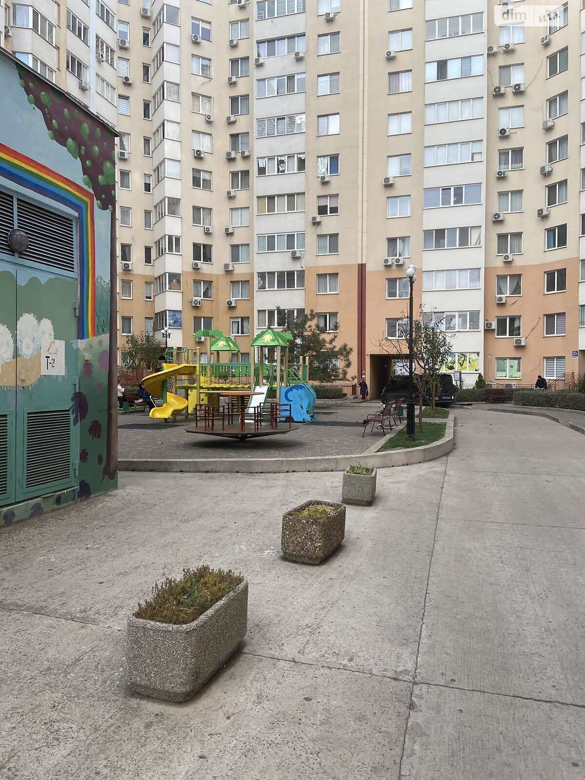 Продажа двухкомнатной квартиры в Лиманке, на мас. Радужный, фото 1 Продажа двухкомнатной квартиры в Лиманке, на мас. Радужный, фото 1