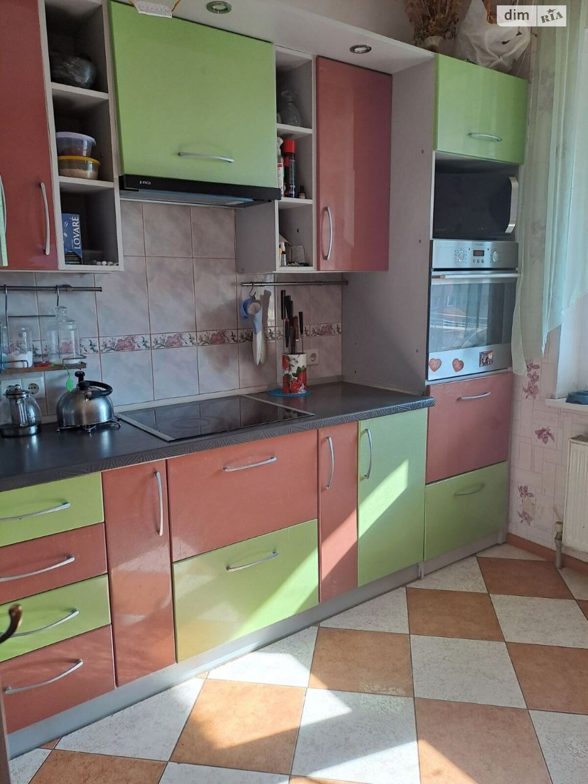 Продаж двокімнатної квартири в Лиманці, на мас. Радужний 8, фото 1 Продаж двокімнатної квартири в Лиманці, на мас. Радужний 8, фото 1