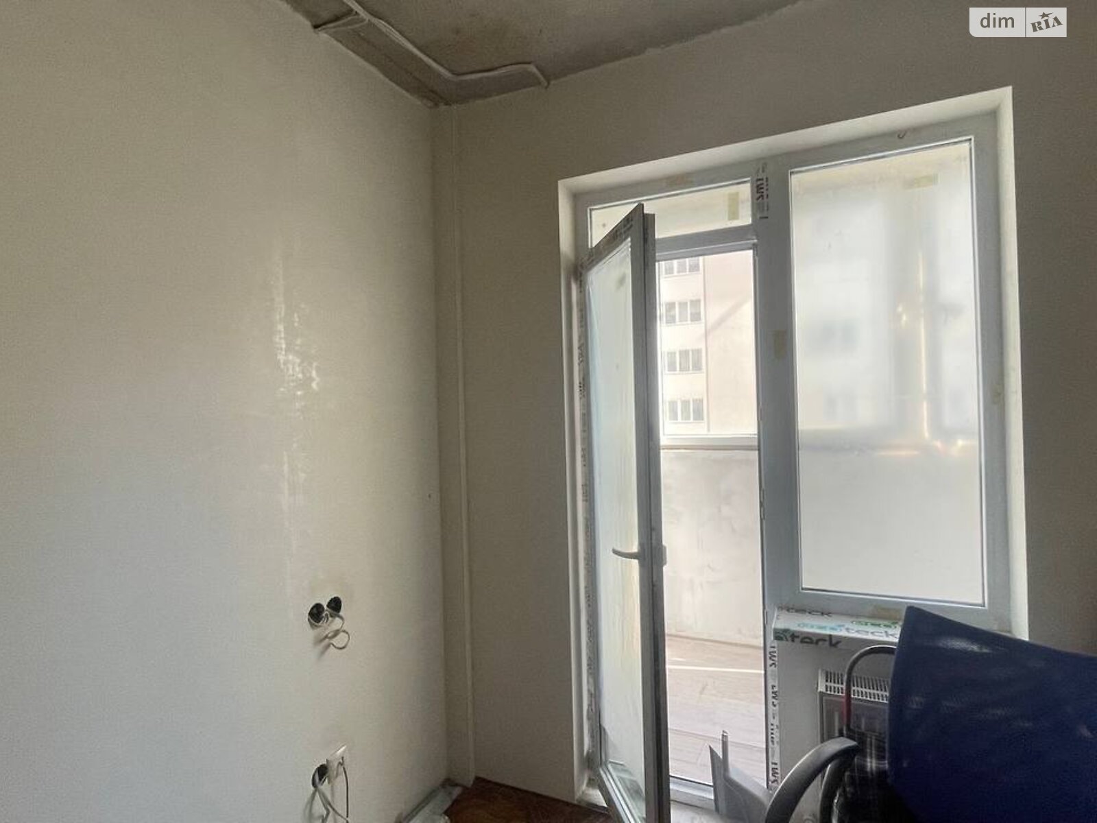 Продаж двокімнатної квартири в Лиманці, на мас. Райдужний, фото 1