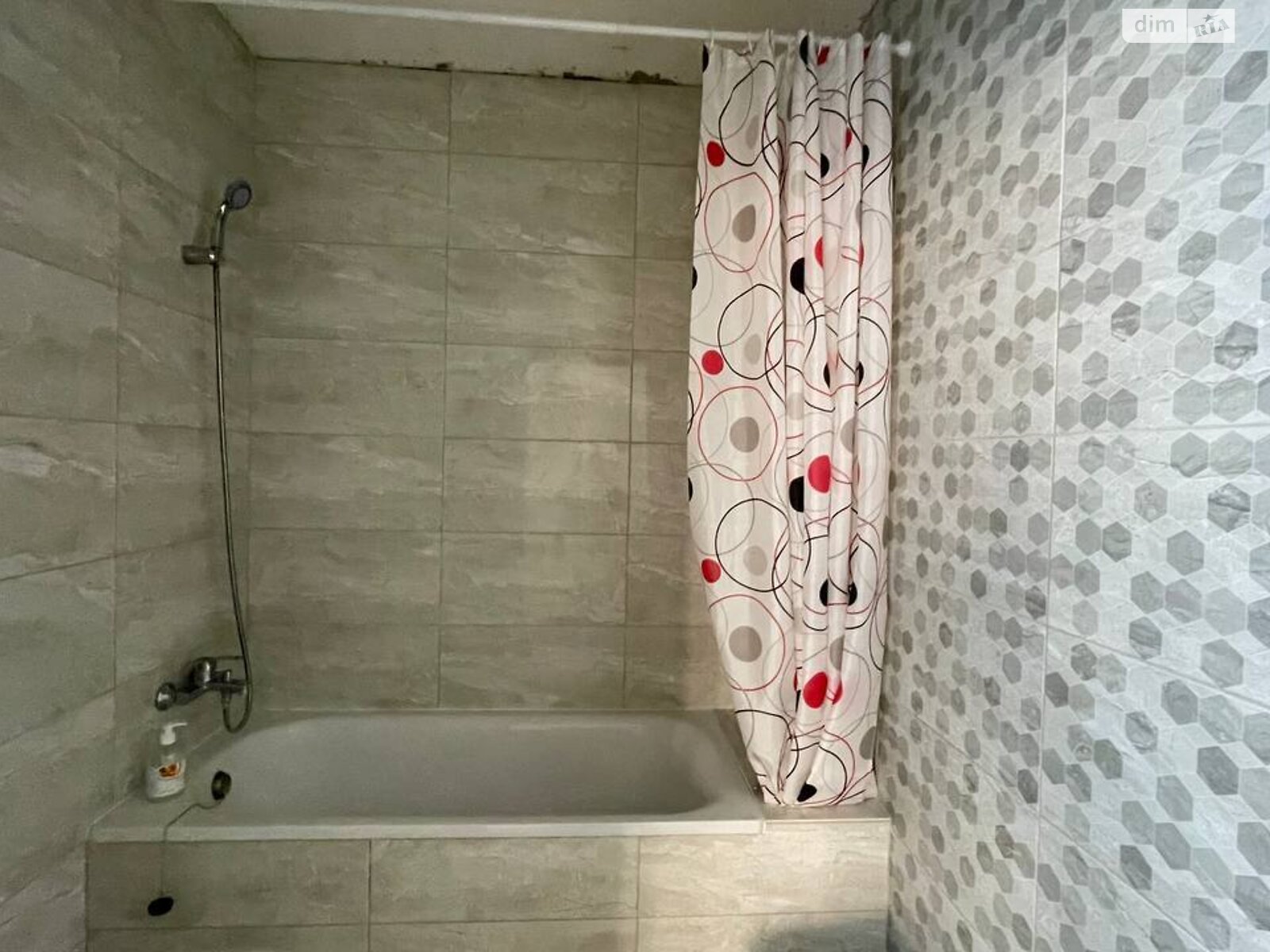 Продаж двокімнатної квартири в Лиманці, на мас. Райдужний, фото 1