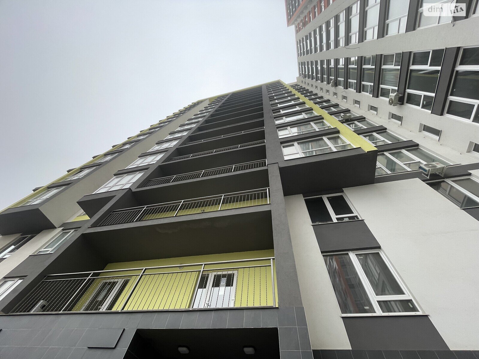 Продаж трикімнатної квартири в Лиманці, на вул. Академіка Вільямса 93/1 корпус 4, район Совіньйон фото 1 Продаж трикімнатної квартири в Лиманці, на вул. Академіка Вільямса 93/1 корпус 4, район Совіньйон фото 1