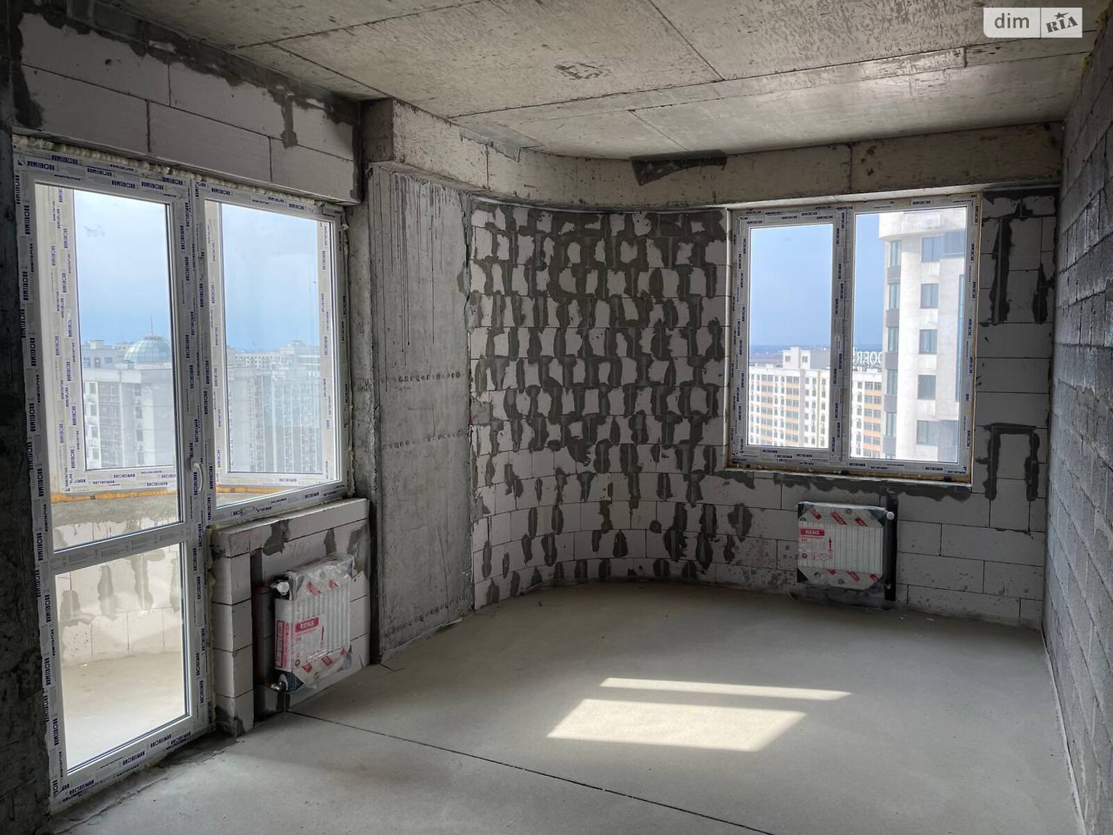 Продажа трехкомнатной квартиры в Лиманке, на ул. Спортивная 3 корпус 5, кв. 210, фото 1 Продажа трехкомнатной квартиры в Лиманке, на ул. Спортивная 3 корпус 5, кв. 210, фото 1