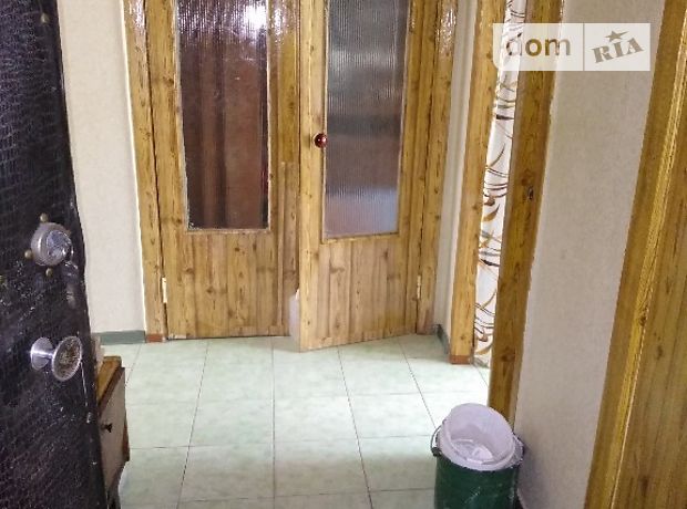 Продажа трехкомнатной квартиры в Лисичанске, район Новодружеск фото 1 Продажа трехкомнатной квартиры в Лисичанске, район Новодружеск фото 1