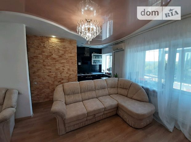 Продажа трехкомнатной квартиры в Луганске, район Артемовский фото 1 Продажа трехкомнатной квартиры в Луганске, район Артемовский фото 1