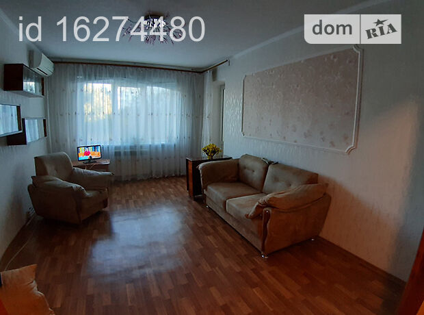 Продажа трехкомнатной квартиры в Луганске, на кв. Ленинского Комсомола район Артемовский фото 1 Продажа трехкомнатной квартиры в Луганске, на кв. Ленинского Комсомола район Артемовский фото 1