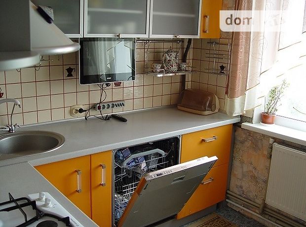 Продажа трехкомнатной квартиры в Луганске, на ул. Московская район Ленинский фото 1 Продажа трехкомнатной квартиры в Луганске, на ул. Московская район Ленинский фото 1