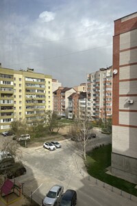 Продажа трехкомнатной квартиры в Луцке, на ул. Кравчука, район 33 микрорайон фото 2