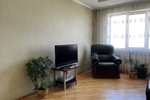 Продажа трехкомнатной квартиры в Луцке, на ул. Кравчука, район 33 микрорайон фото 2