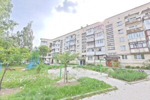 Продажа трехкомнатной квартиры в Луцке, на просп. Соборности, район 33 микрорайон фото 2