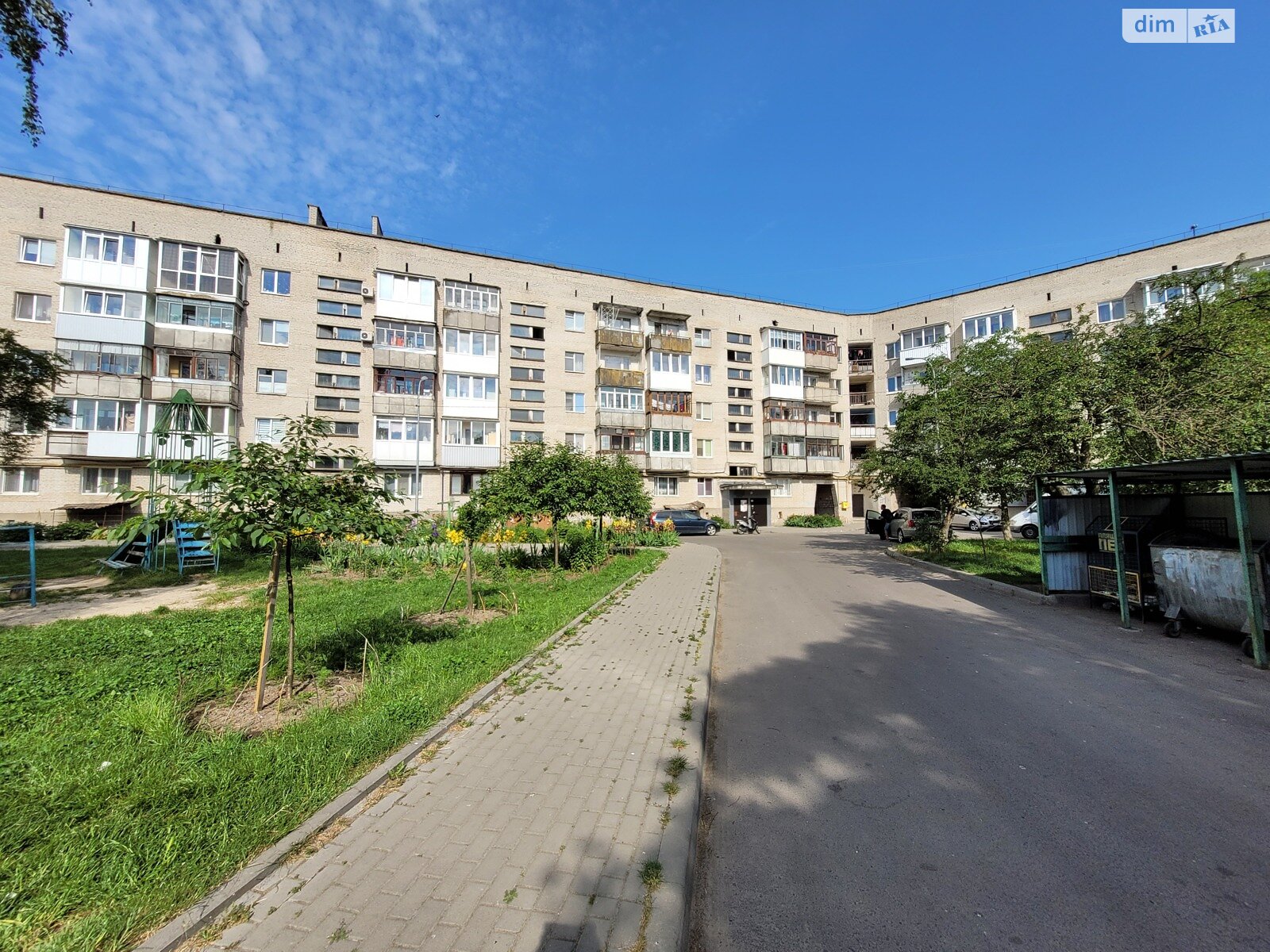 Продажа трехкомнатной квартиры в Луцке, на просп. Соборности, район 33 микрорайон фото 1