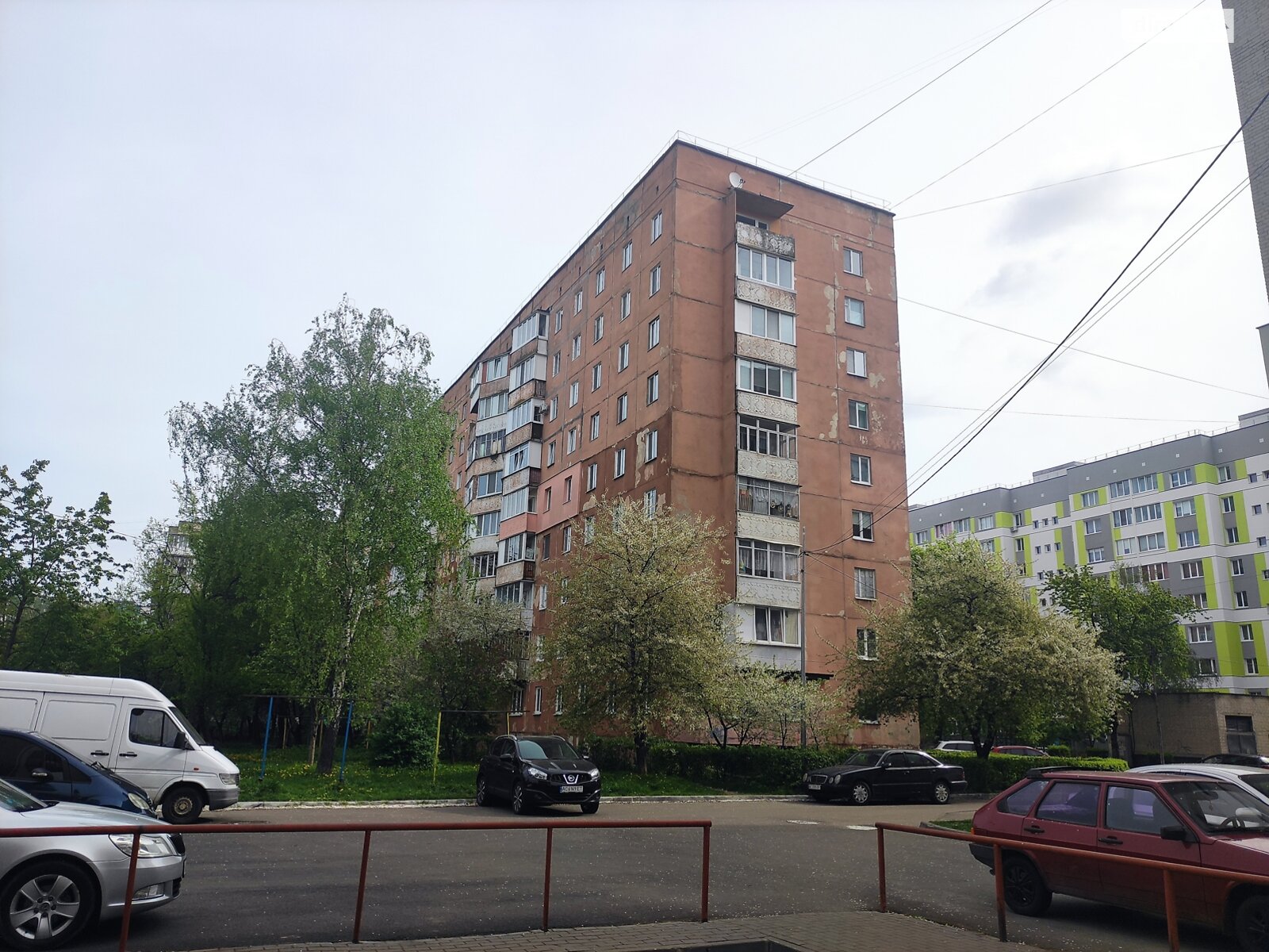 Продажа трехкомнатной квартиры в Луцке, на просп. Соборности 10, район 33 микрорайон фото 1