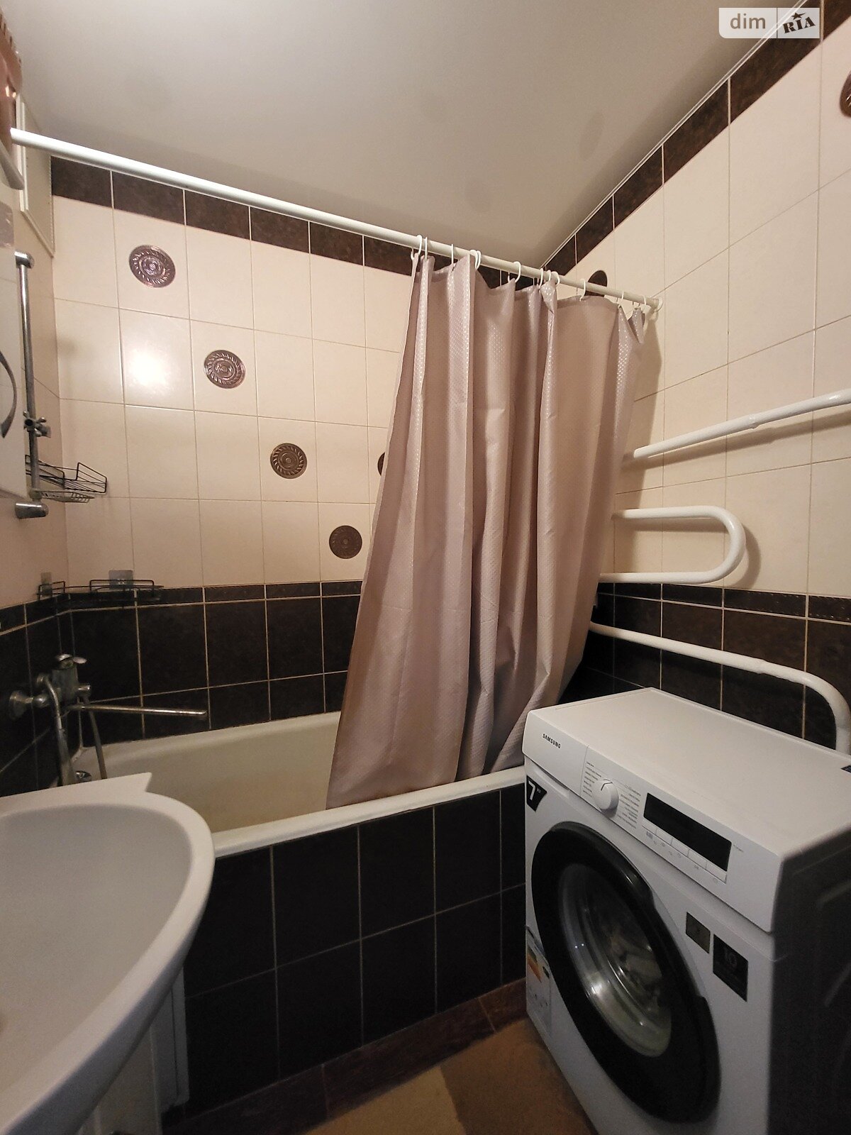 Продаж трикімнатної квартири в Луцьку, на просп. Соборності 37Б, район 33 мікрорайон фото 1 Продаж трикімнатної квартири в Луцьку, на просп. Соборності 37Б, район 33 мікрорайон фото 1